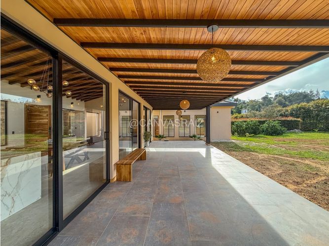 Casa de 3 alcobas en venta en La Mosca, Guarne, 350 m² · foto 4 de 18