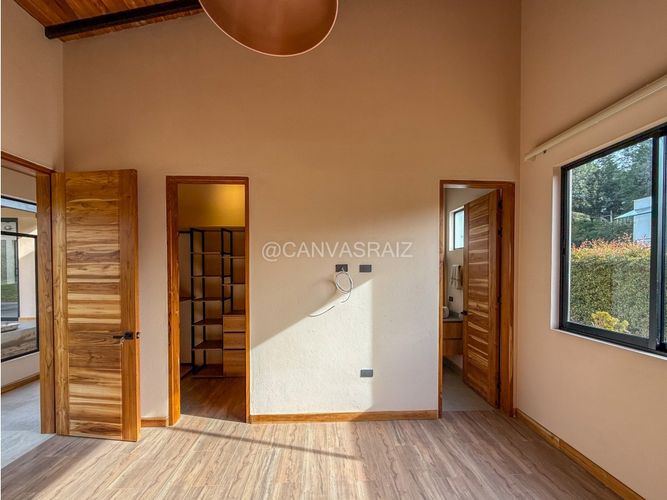 Casa de 3 alcobas en venta en La Mosca, Guarne, 350 m² · foto 10 de 18