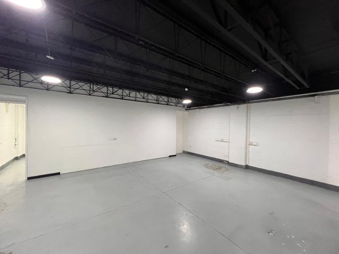Bodega en arriendo en Cristo Rey, Medellín, 123 m² · foto 6 de 20