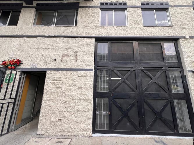 Bodega en arriendo en Cristo Rey, Medellín, 123 m² · foto 8 de 20