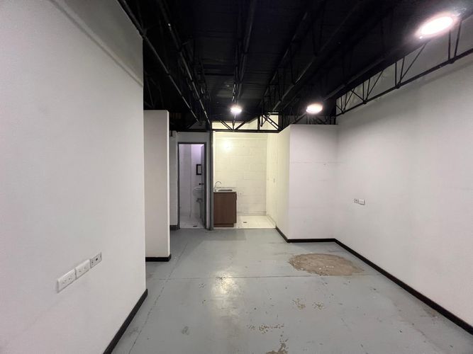 Bodega en arriendo en Cristo Rey, Medellín, 123 m² · foto 14 de 20