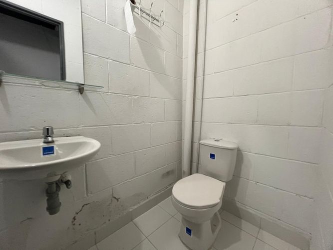 Bodega en arriendo en Cristo Rey, Medellín, 123 m² · foto 15 de 20