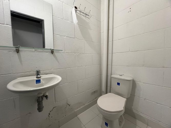 Bodega en arriendo en Cristo Rey, Medellín, 123 m² · foto 20 de 20