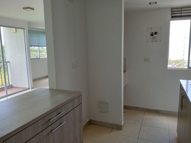Apartamento de 2 alcobas en venta en Cr. Los Naranjos, Jamundí, 64 m² · foto 3 de 24