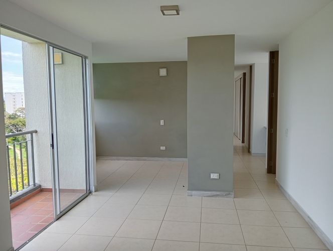 Apartamento de 2 alcobas en venta en Cr. Los Naranjos, Jamundí, 64 m² · foto 5 de 24
