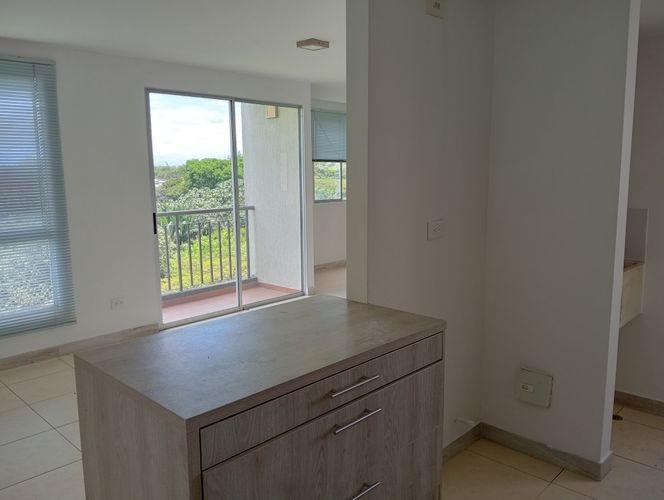 Apartamento de 2 alcobas en venta en Cr. Los Naranjos, Jamundí, 64 m² · foto 6 de 24