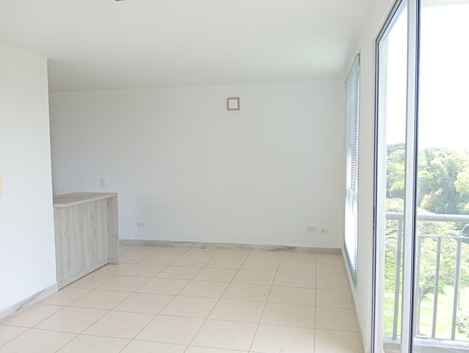 Apartamento de 2 alcobas en venta en Cr. Los Naranjos, Jamundí, 64 m² · foto 11 de 24