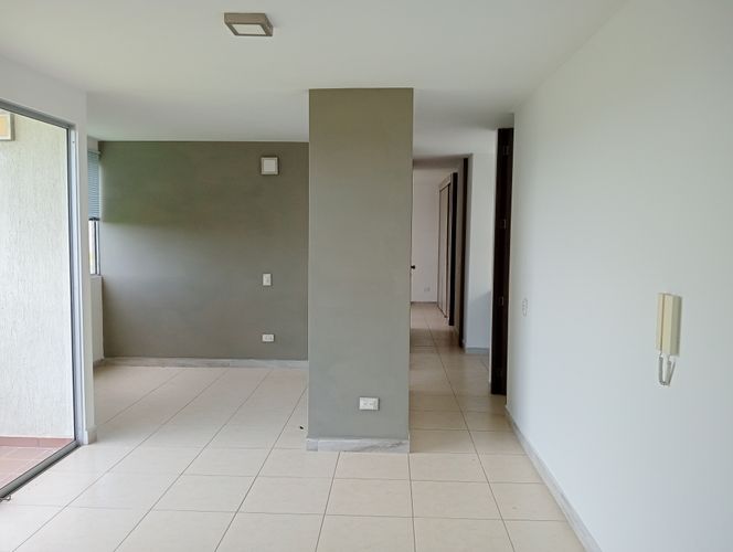 Apartamento de 2 alcobas en venta en Cr. Los Naranjos, Jamundí, 64 m² · foto 12 de 24