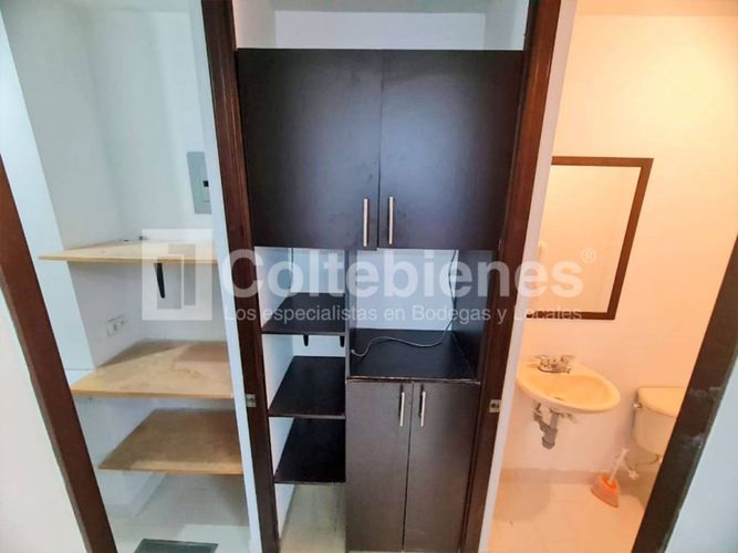 Oficina en arriendo en El Poblado, Medellín, 92 m² · foto 9 de 13