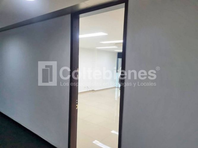 Oficina en arriendo en El Poblado, Medellín, 92 m² · foto 13 de 13