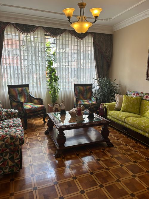 Casa de 4 alcobas en venta en San Luis, Bogotá, 400 m² · foto 2 de 24