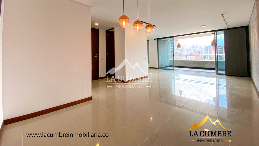 Apartamento de 3 alcobas en arriendo en Castropol, Medellín, 115 m² · foto 3 de 14