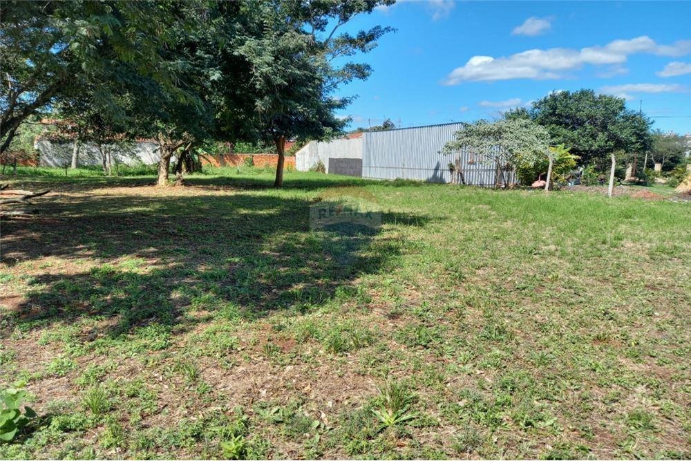 AMPLIO TERRENO EN EL CENTRO DE ÑEMBY EN VENTA — foto 3