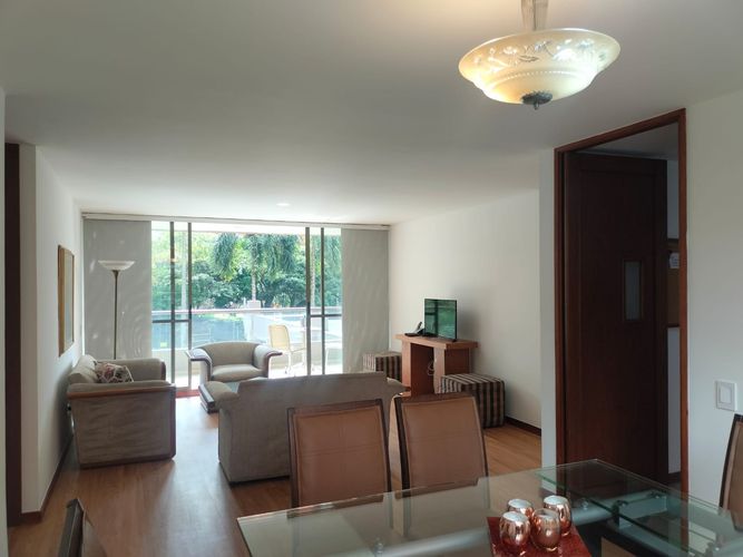 Apartamento de 3 alcobas en arriendo en El Poblado, Medellín, 125 m² · foto 2 de 18