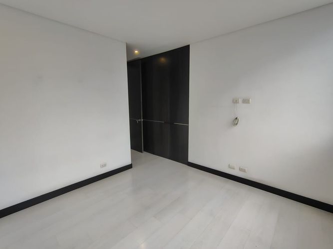 Apartamento de 3 alcobas en arriendo en El Poblado, Medellín, 165 m² · foto 13 de 18