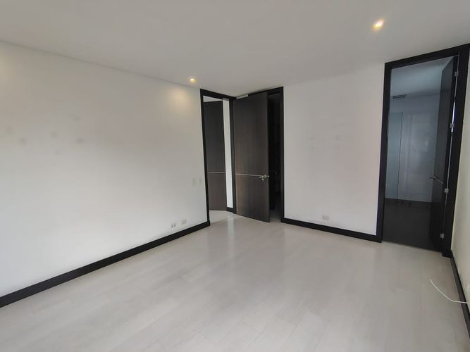Apartamento de 3 alcobas en arriendo en El Poblado, Medellín, 165 m² · foto 11 de 18