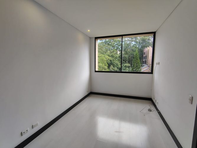 Apartamento de 3 alcobas en arriendo en El Poblado, Medellín, 165 m² · foto 7 de 18