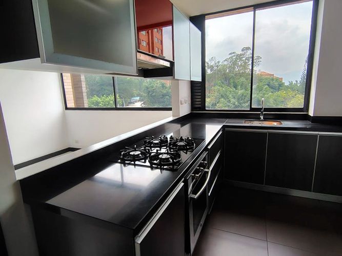 Apartamento de 3 alcobas en arriendo en El Poblado, Medellín, 165 m² · foto 4 de 18