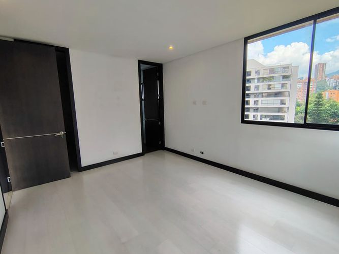 Apartamento de 3 alcobas en arriendo en El Poblado, Medellín, 165 m² · foto 12 de 18