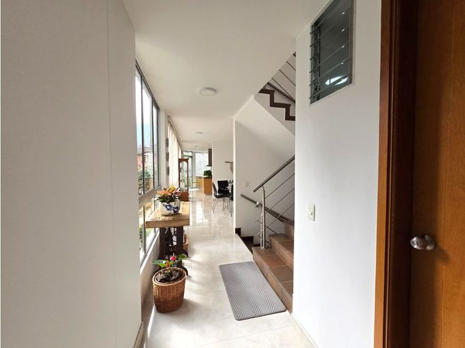 Casa de 5 alcobas en venta en Vegas De La Doctora, Sabaneta, 488 m² · foto 3 de 24