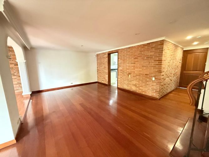 Casa de 3 alcobas en venta en El Poblado, Medellín, 290 m² · foto 3 de 24