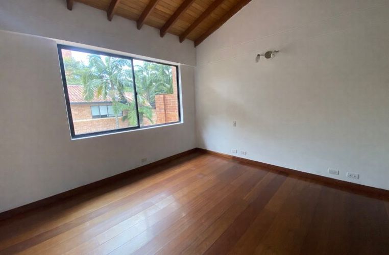 Casa de 3 alcobas en venta en El Poblado, Medellín, 290 m² · foto 12 de 24
