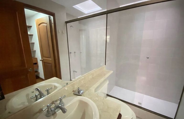 Casa de 3 alcobas en venta en El Poblado, Medellín, 290 m² · foto 14 de 24