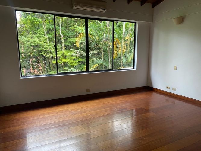 Casa de 3 alcobas en venta en El Poblado, Medellín, 290 m² · foto 16 de 24