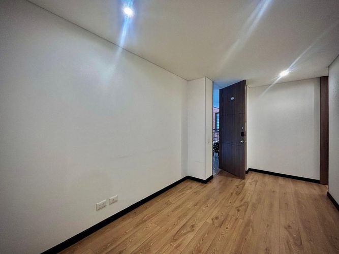 Apartamento de 3 alcobas en venta en Cedritos, Bogotá, 97 m² · foto 2 de 21