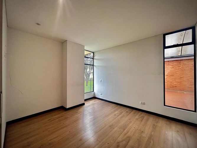 Apartamento de 3 alcobas en venta en Cedritos, Bogotá, 97 m² · foto 3 de 21