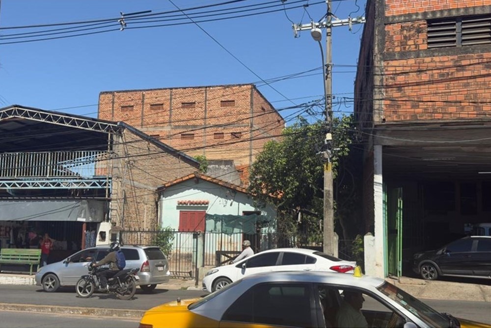 Terreno Comercial en Asunción sobre asfalto — foto 3