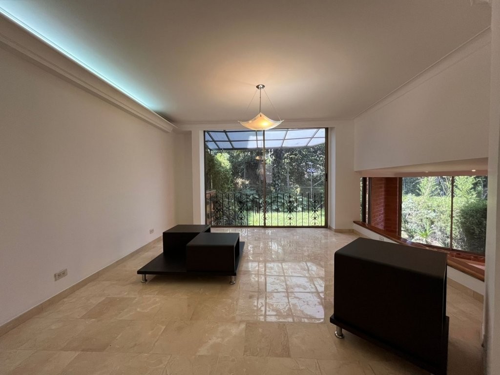 Casa en arriendo en El Poblado, Medellín · foto 4 de 19