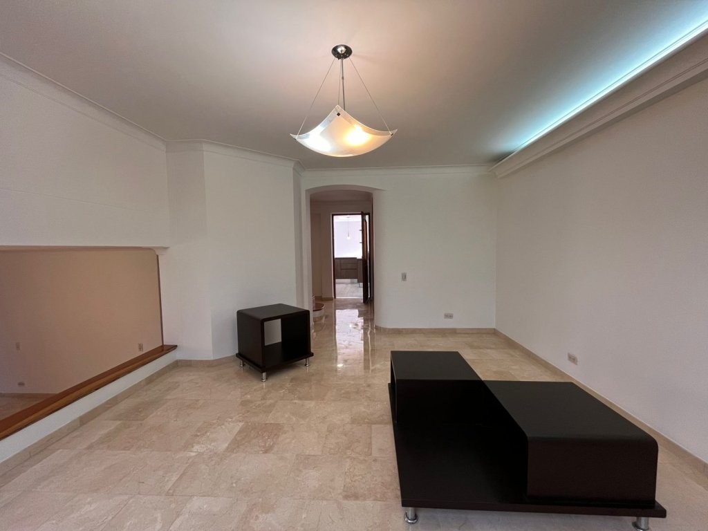 Casa en arriendo en El Poblado, Medellín · foto 5 de 19