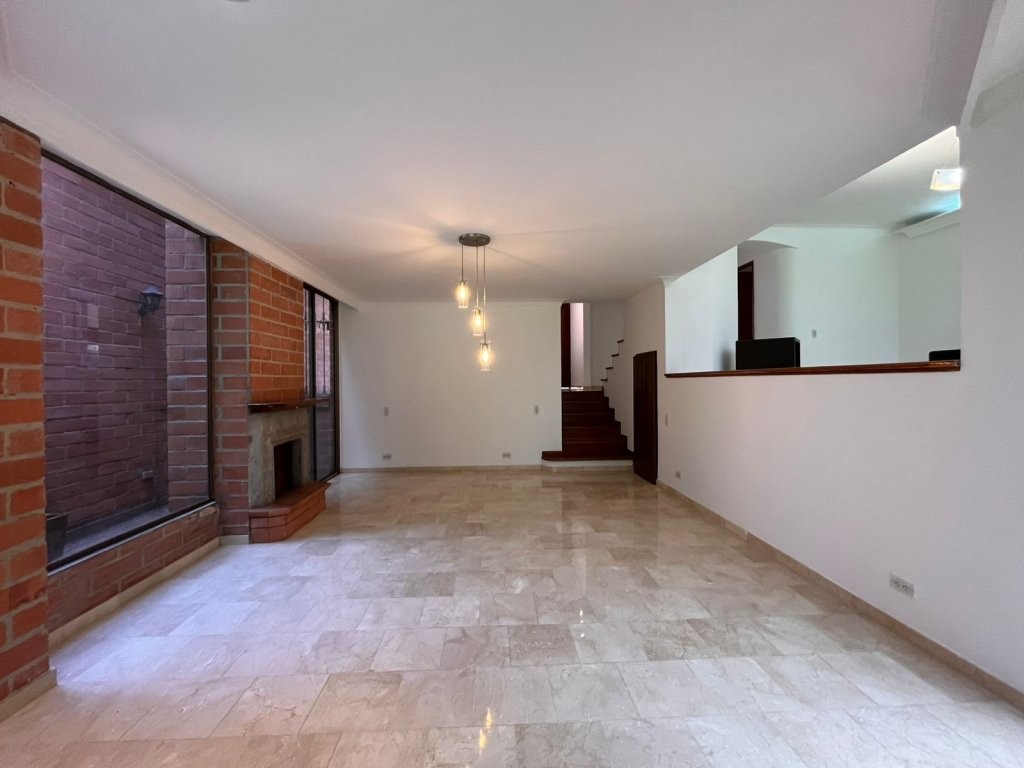 Casa en arriendo en El Poblado, Medellín · foto 3 de 19