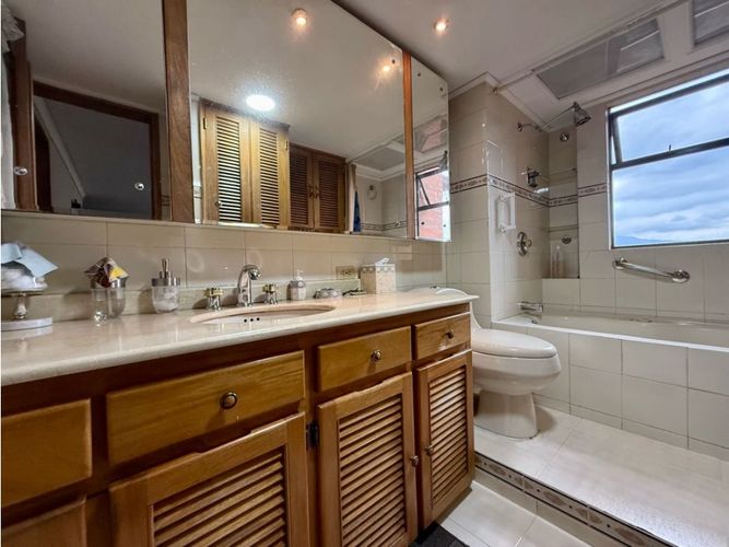 Apartamento de 3 alcobas en venta en Los Balsos, Medellín, 178 m² · foto 16 de 21