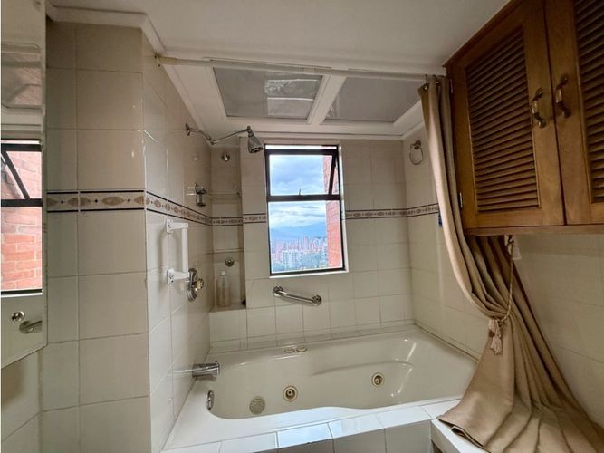 Apartamento de 3 alcobas en venta en Los Balsos, Medellín, 178 m² · foto 17 de 21