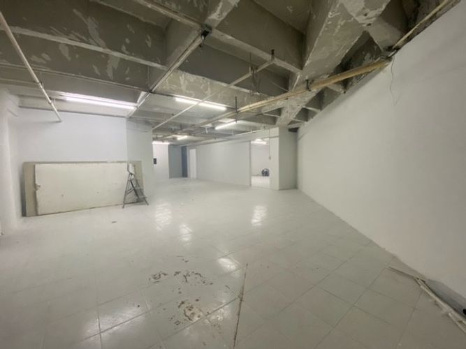 Local en arriendo en El Poblado, Medellín, 664 m² · foto 2 de 7