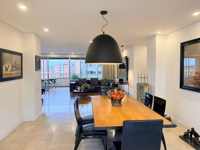 Apartamento de 3 alcobas en arriendo en El Poblado, Medellín, 320 m² · foto 4 de 20