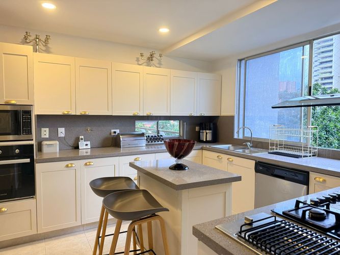 Apartamento de 3 alcobas en arriendo en El Poblado, Medellín, 320 m² · foto 8 de 20