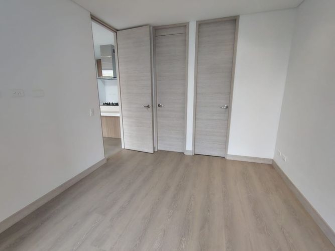 Apartamento de 2 alcobas en arriendo en El Poblado, Medellín, 88 m² · foto 7 de 14