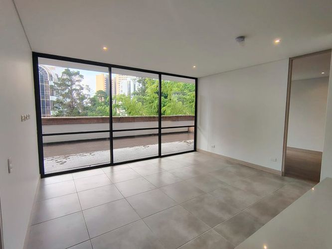 Apartamento de 2 alcobas en arriendo en El Poblado, Medellín, 88 m² · foto 2 de 14