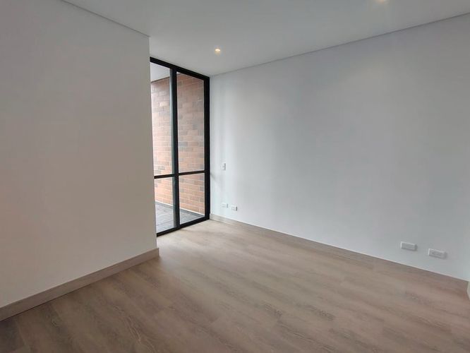 Apartamento de 2 alcobas en arriendo en El Poblado, Medellín, 88 m² · foto 9 de 14