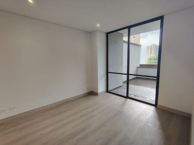Apartamento de 2 alcobas en arriendo en El Poblado, Medellín, 88 m² · foto 6 de 14