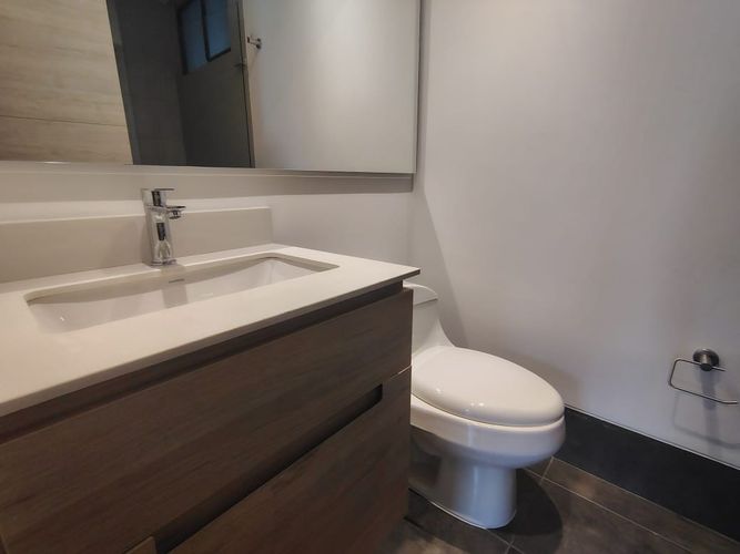 Apartamento de 2 alcobas en arriendo en El Poblado, Medellín, 88 m² · foto 12 de 14