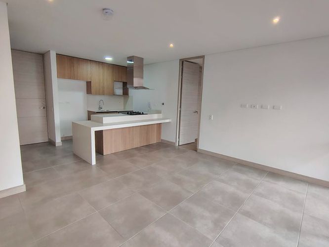 Apartamento de 2 alcobas en arriendo en El Poblado, Medellín, 88 m² · foto 4 de 14
