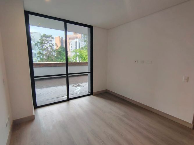 Apartamento de 2 alcobas en arriendo en El Poblado, Medellín, 88 m² · foto 8 de 14