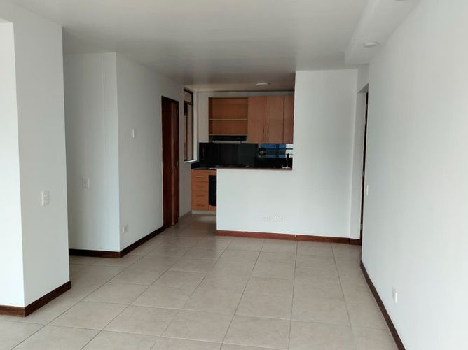 Apartamento de 2 alcobas en arriendo en El Poblado, Medellín, 81 m² · foto 5 de 18