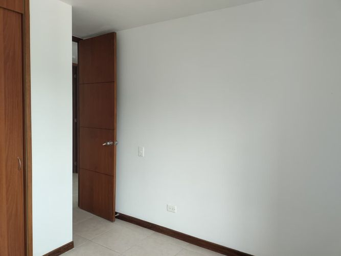 Apartamento de 2 alcobas en arriendo en El Poblado, Medellín, 81 m² · foto 10 de 18