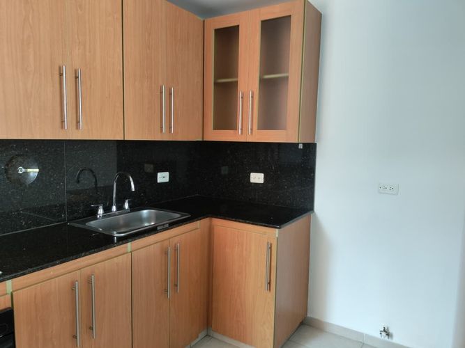 Apartamento de 2 alcobas en arriendo en El Poblado, Medellín, 81 m² · foto 8 de 18