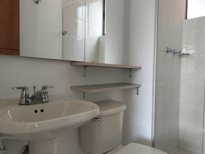 Apartamento de 2 alcobas en arriendo en El Poblado, Medellín, 81 m² · foto 16 de 18